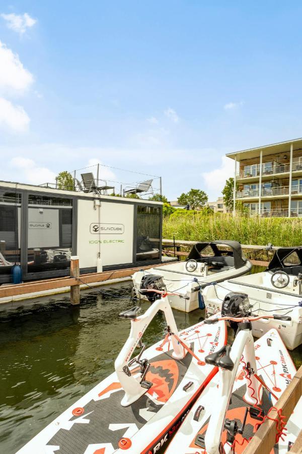 Botel Cosy Tiny Houseboats Near And Restaurants By Weltevreden Experience Zeewolde